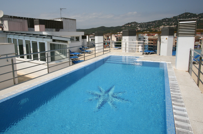 Dachterrasse mit Pool