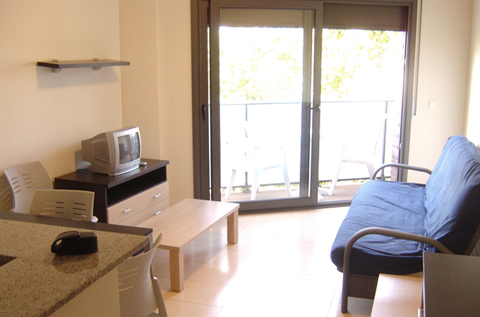 freundlicher Wohnbereich eines Apartments